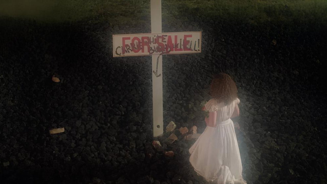 Carrie still 3