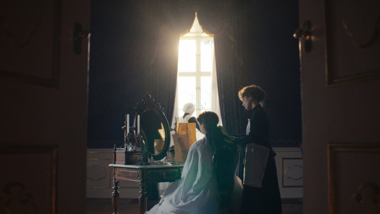 Fanny still 2