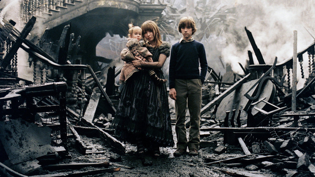 Lemony Snicket's A Series of Unfortunate Events still 3