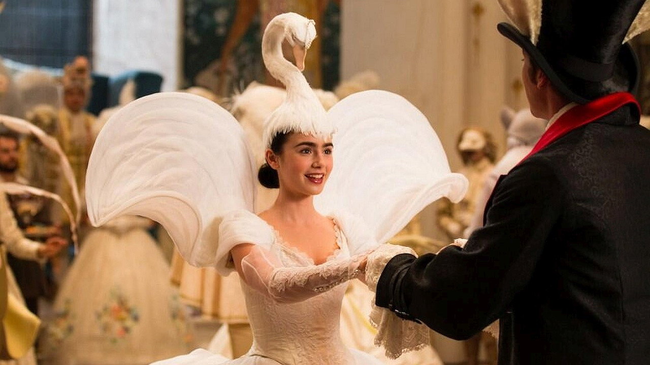 Mirror Mirror still 5