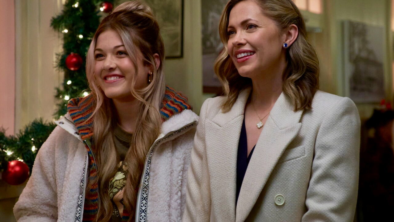 Mr. & Mrs. Christmas still