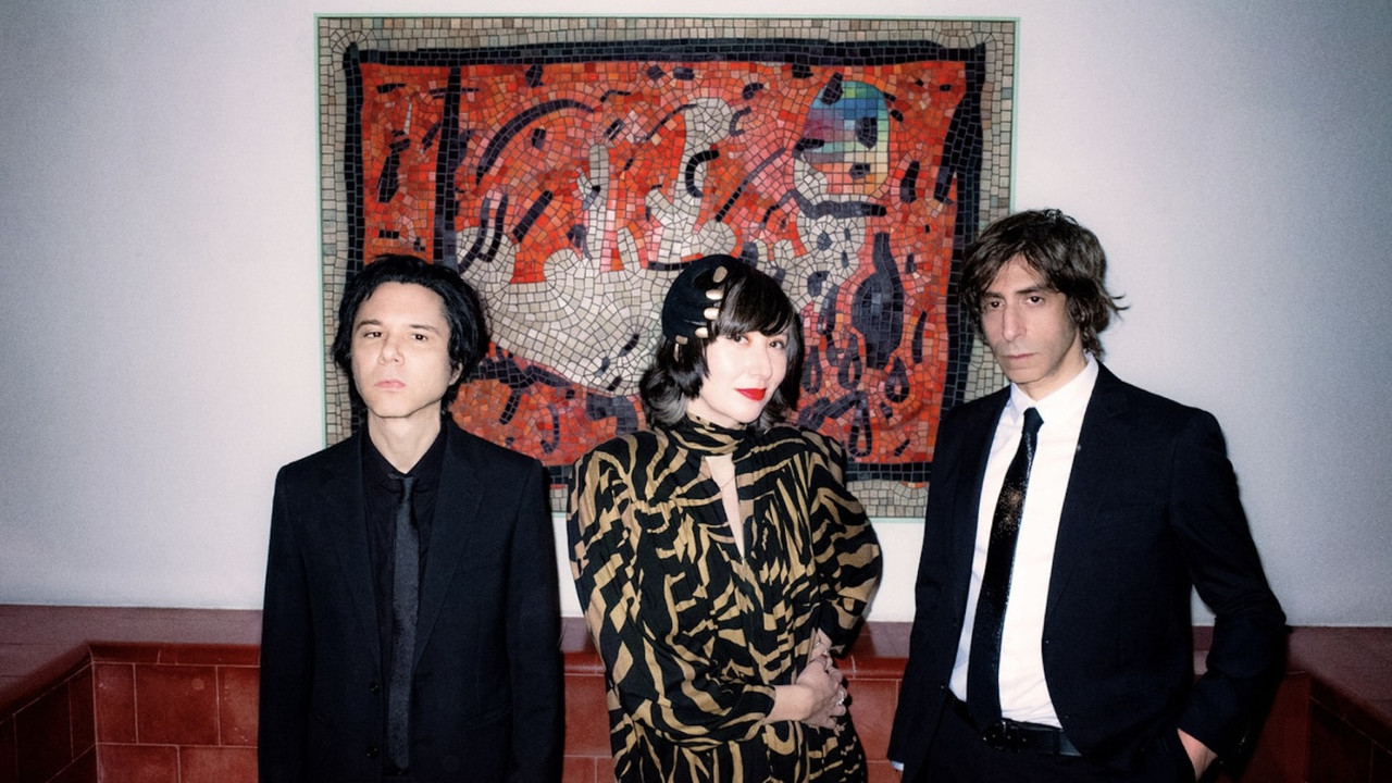 Yeah Yeah Yeahs: Hidden in Pieces still 2