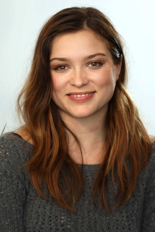 Sophie Cookson portrait 2
