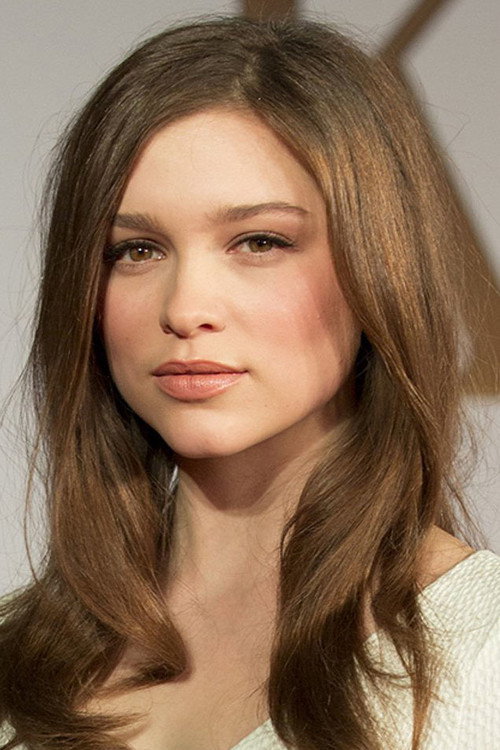 Sophie Cookson portrait 3