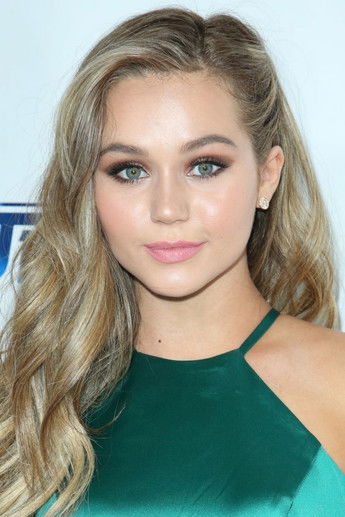 Brec Bassinger portrait 2