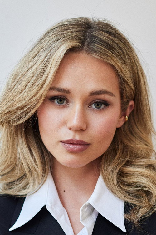 Brec Bassinger portrait 3