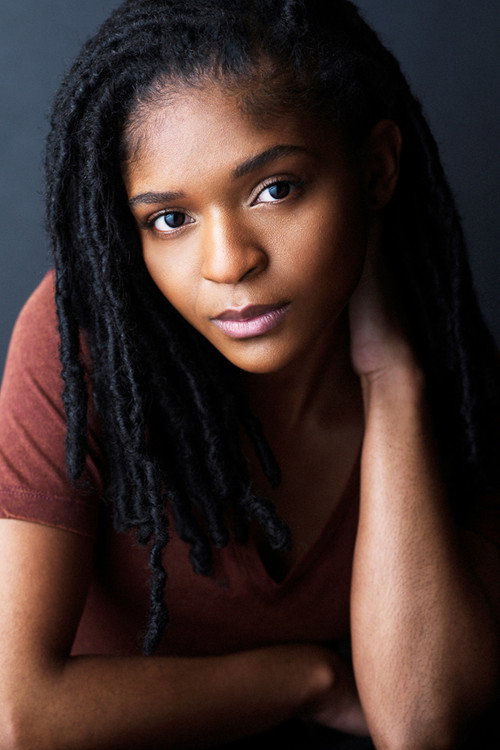 Dominique Thorne portrait 1