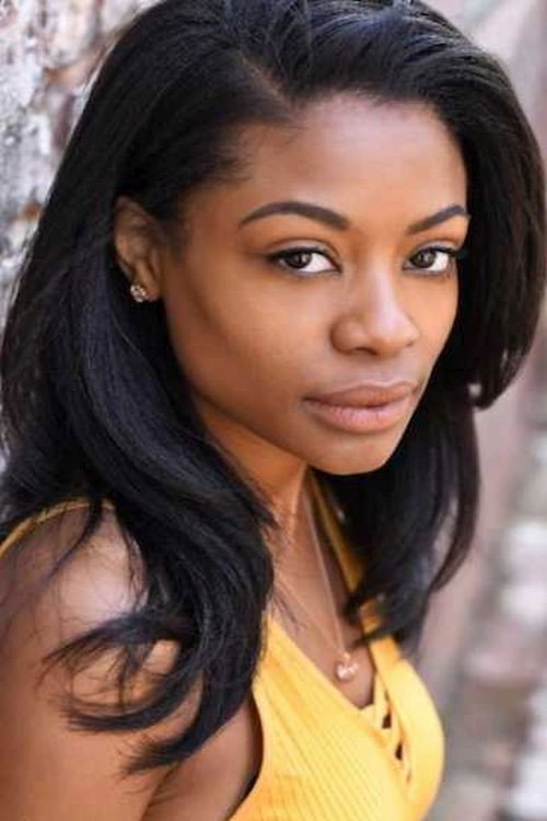 Danielle LaRoach portrait