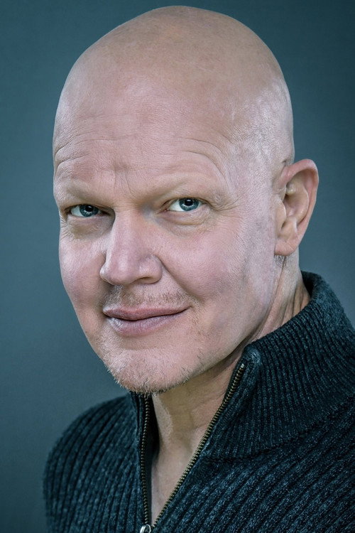 Derek Mears portrait 1