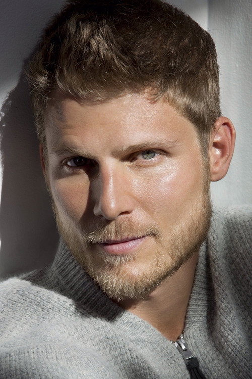 Travis Van Winkle portrait 2