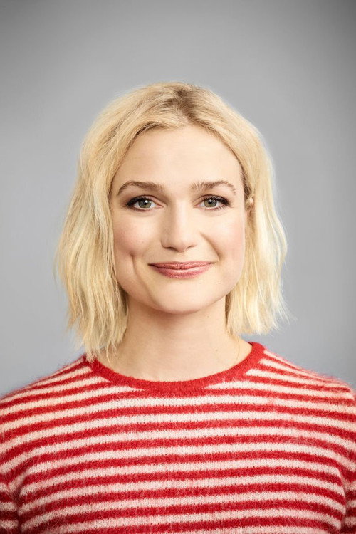 Alison Sudol portrait