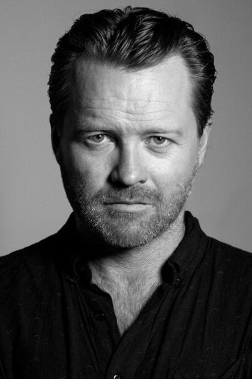 Anthony Hayes portrait