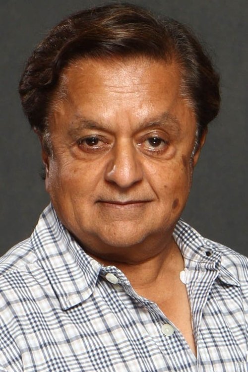 Deep Roy portrait