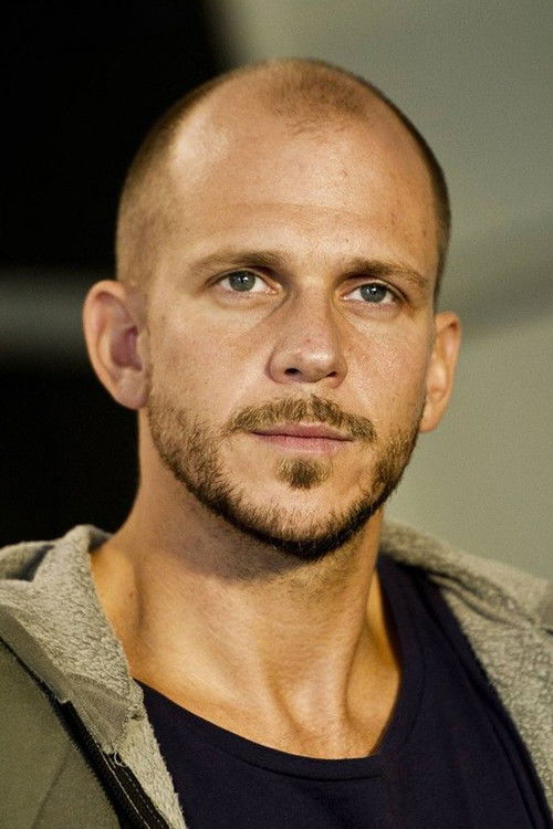 Gustaf Skarsgård portrait