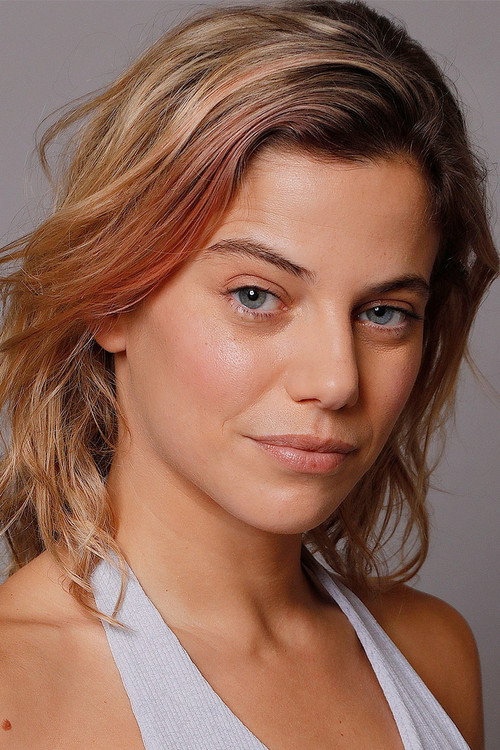 Justina Bustos portrait