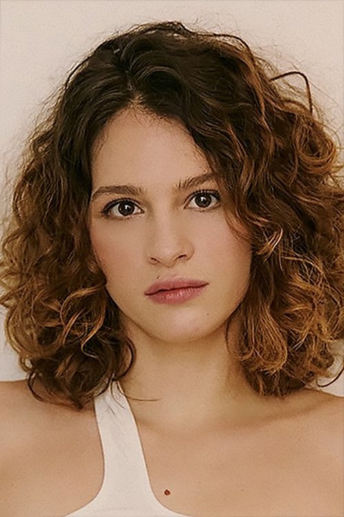 Lara Tremouroux portrait