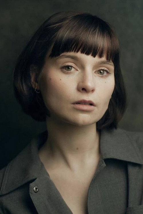 Lola Petticrew portrait