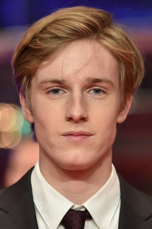 Louis Hofmann portrait