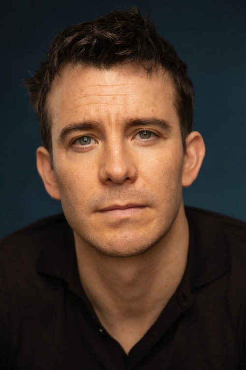 Luke Thompson portrait