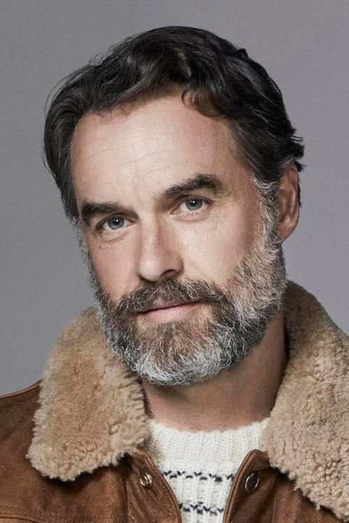 Murray Bartlett portrait
