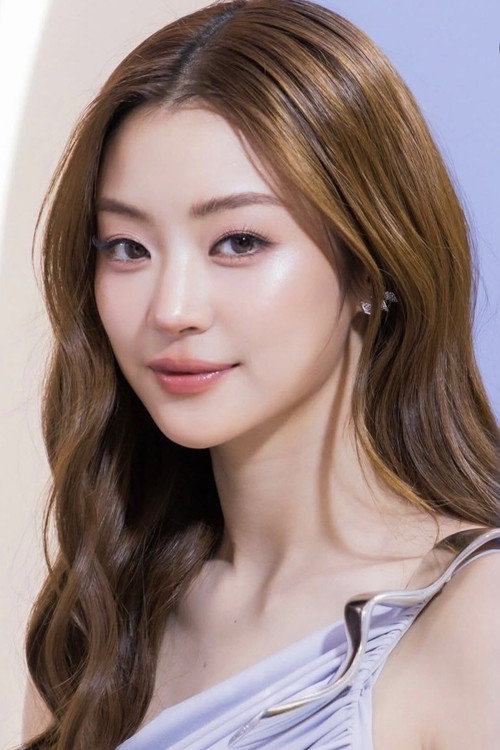 Natsha Taechamongkalapiwat portrait