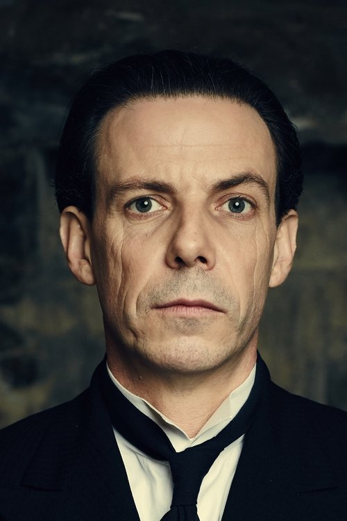 Noah Taylor portrait