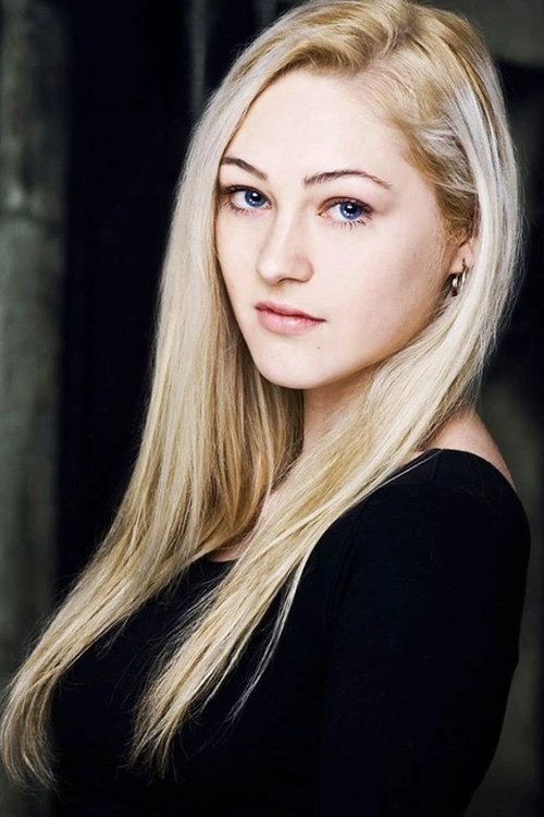 Olivia Scriven portrait