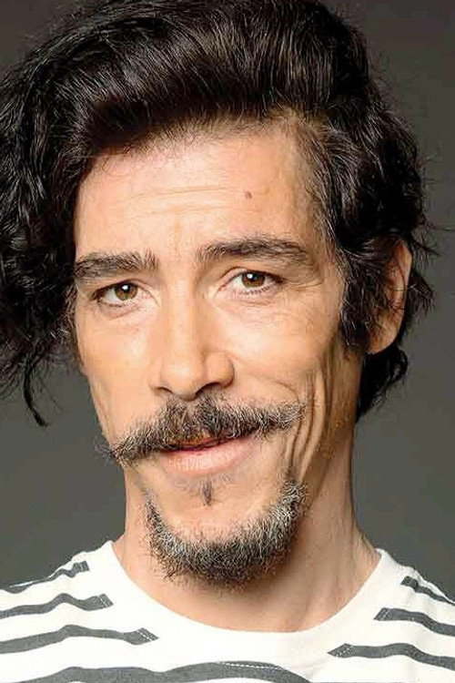 Óscar Jaenada portrait