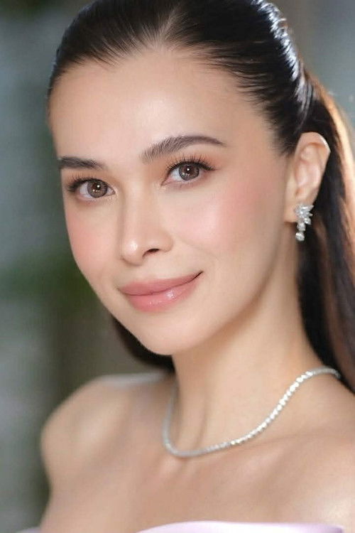 Sunshine Cruz portrait