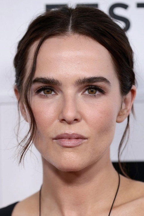 Zoey Deutch portrait