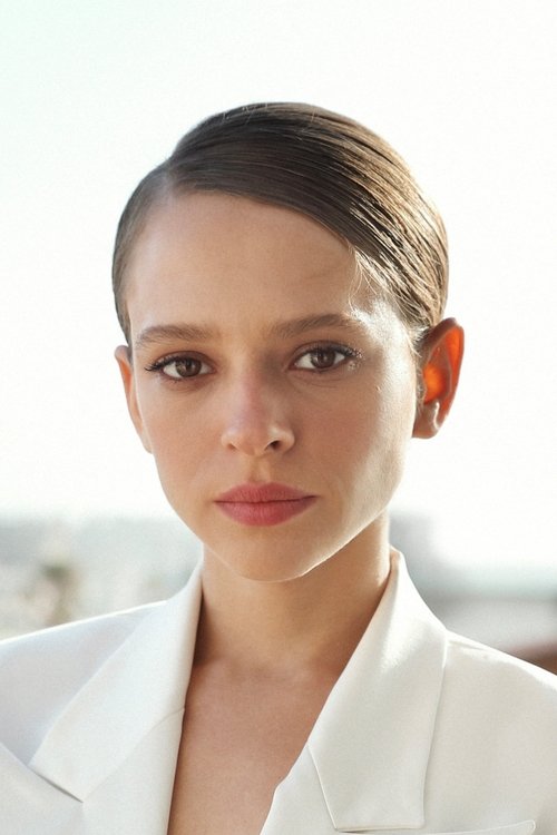 Shira Haas portrait