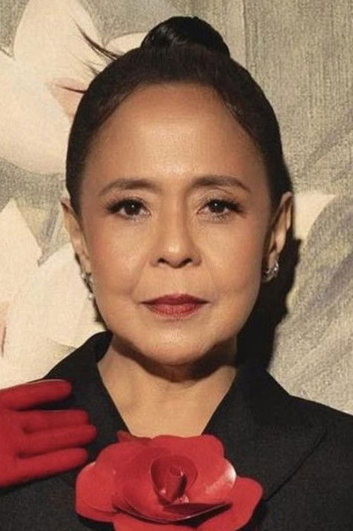 Dolly de Leon portrait