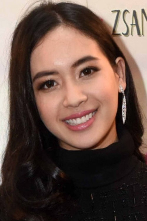 Elvira Devinamira portrait