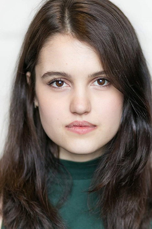 Chloé Sweetlove portrait