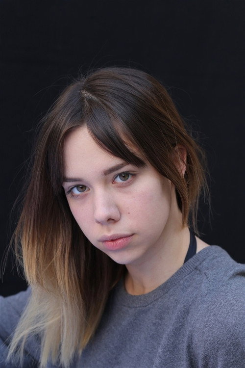 Kim Higelin portrait