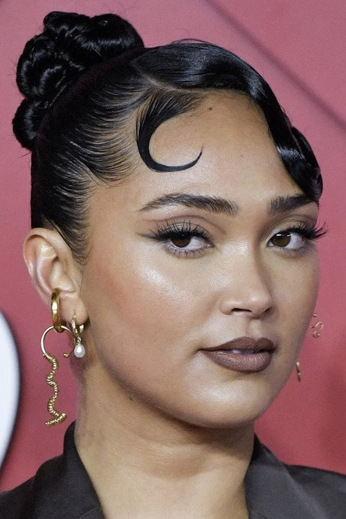 Joy Crookes portrait