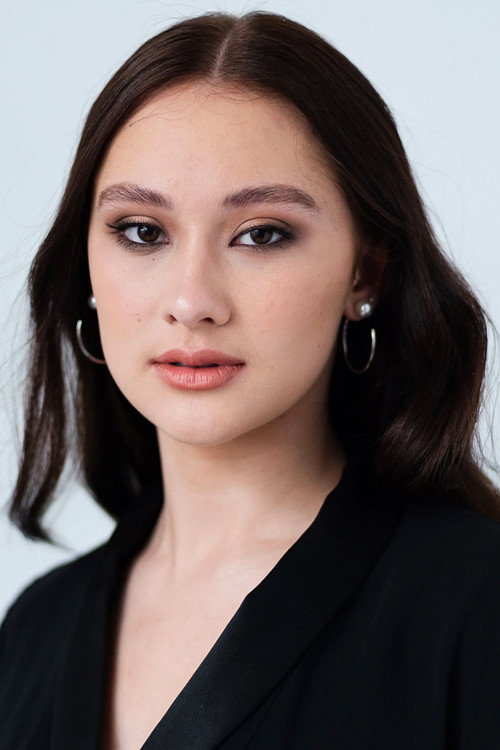 Lola Tung portrait