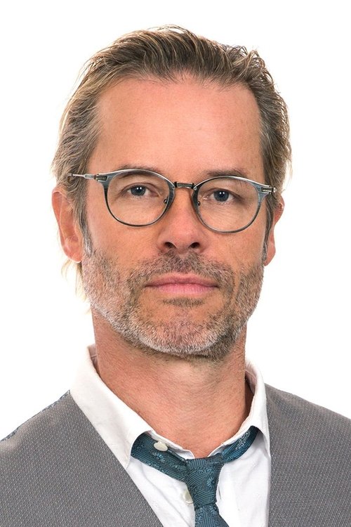 Guy Pearce portrait