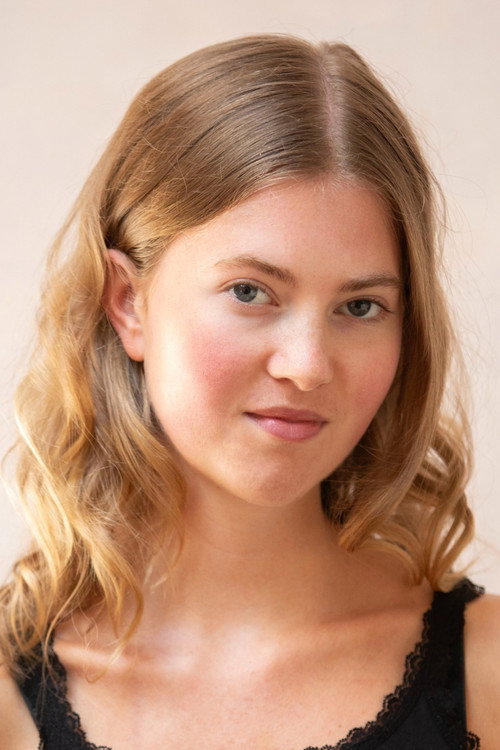 Nina Barnett portrait