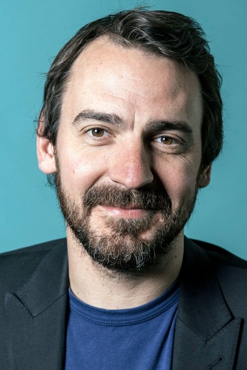 Ewen Leslie portrait