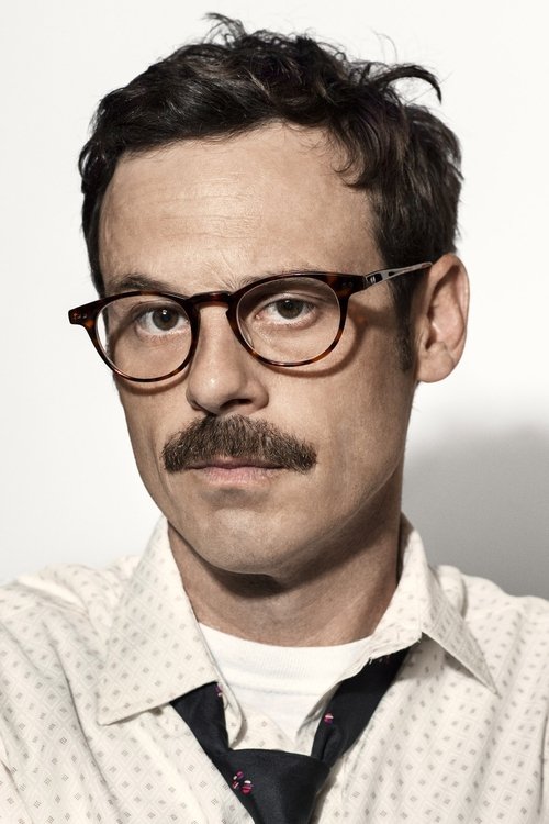 Scoot McNairy portrait