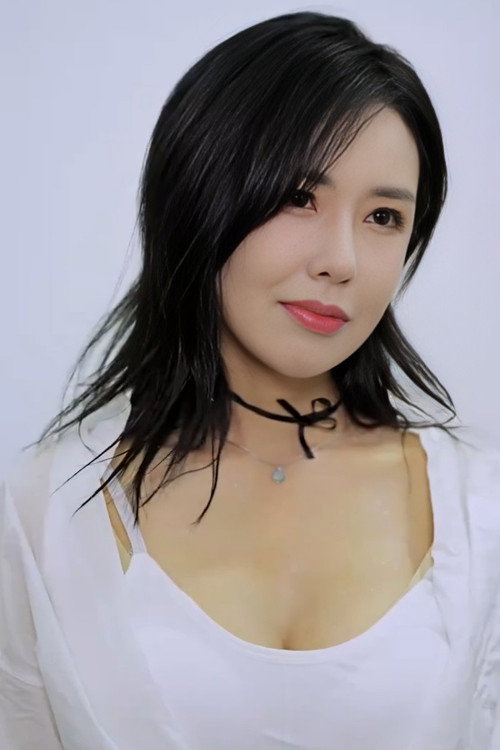 Yi Mo portrait