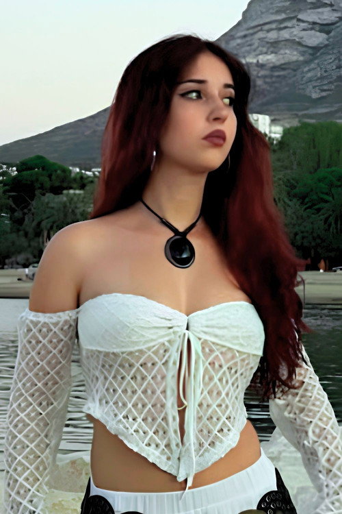 Jana Cruz portrait