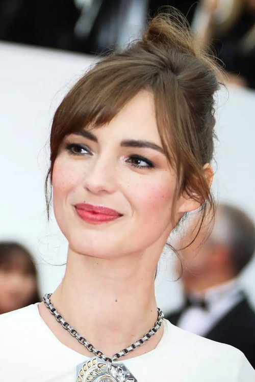Louise Bourgoin portrait