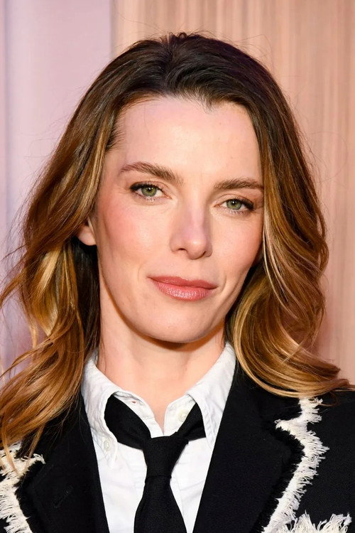 Betty Gilpin portrait