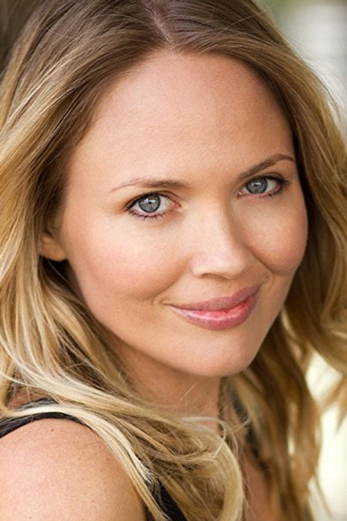 Lara Cox portrait